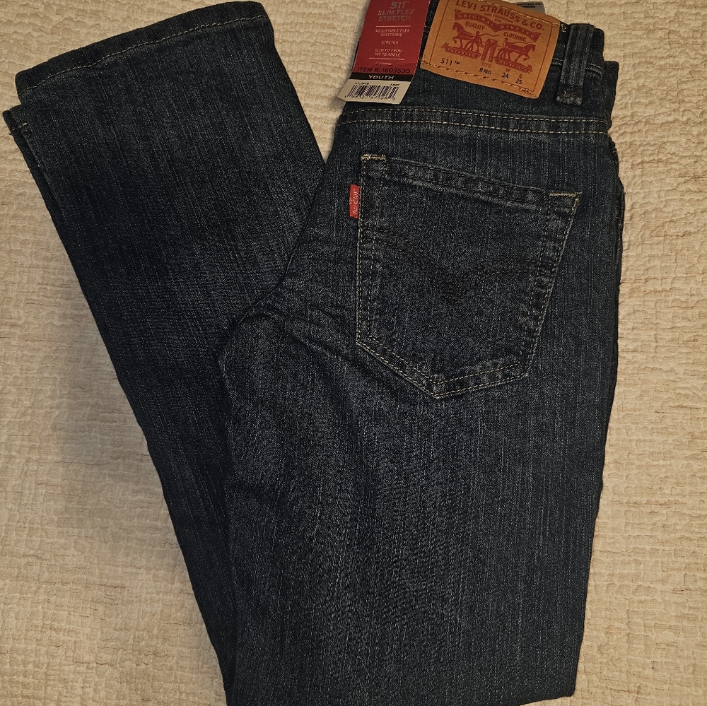 Youth straight leg Levi's size 8